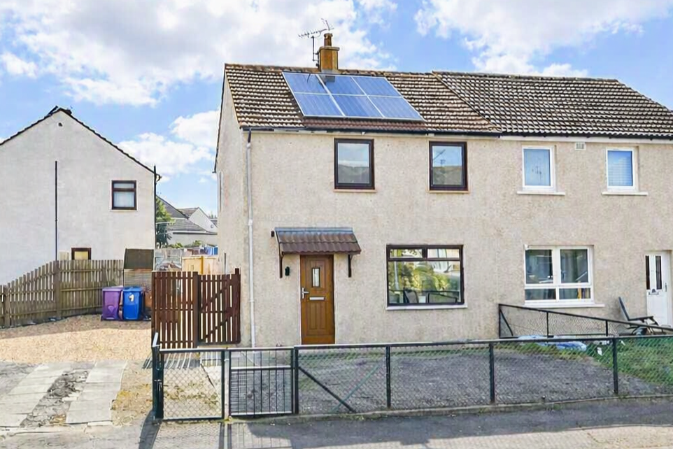2 bed property in Queen's Place, Kilwinning